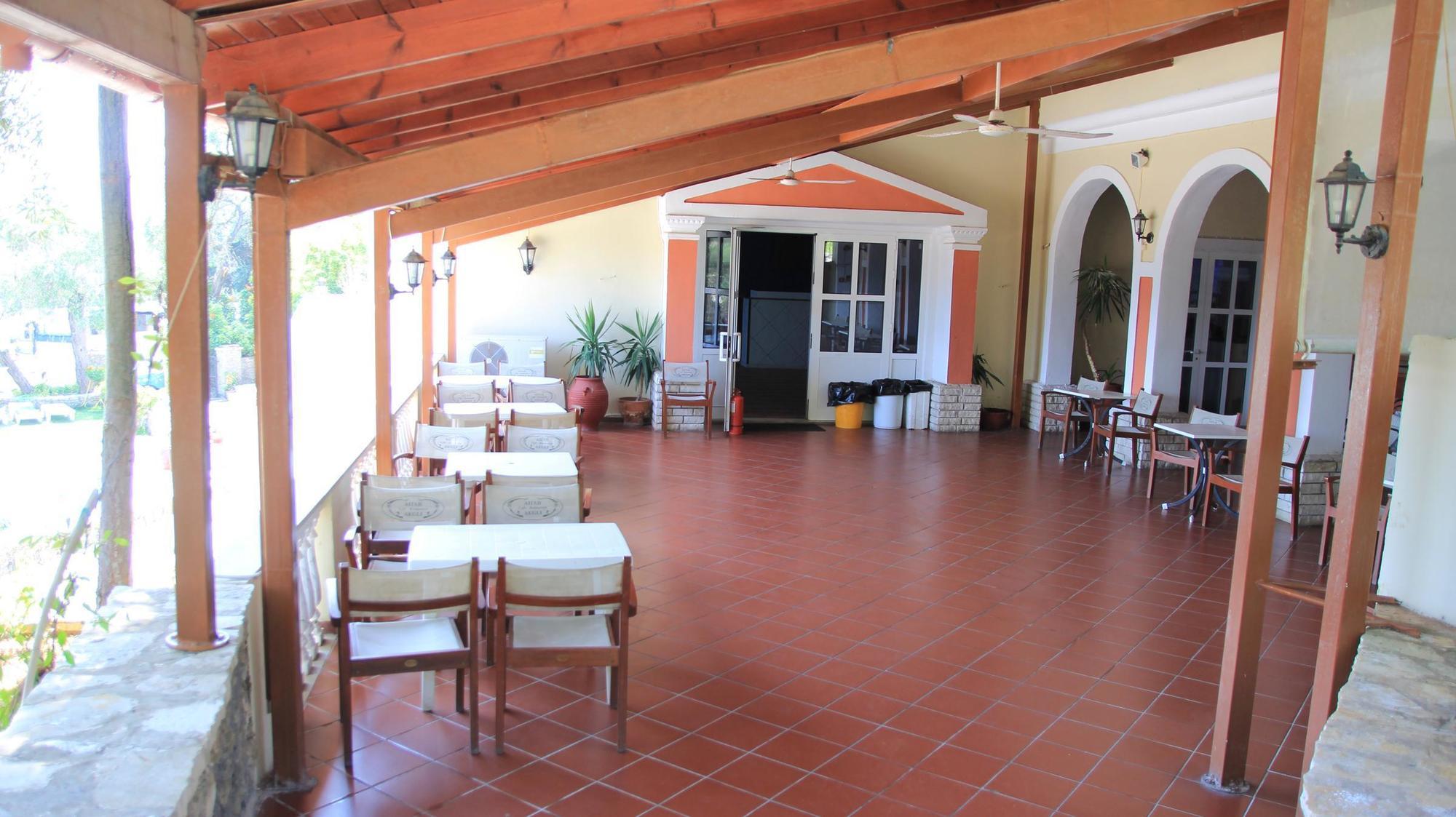 Corfu Village (Adults Only) Агиос-Иоаннис-Перист Экстерьер фото